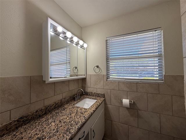 Building Photo - 1135 Park Center St