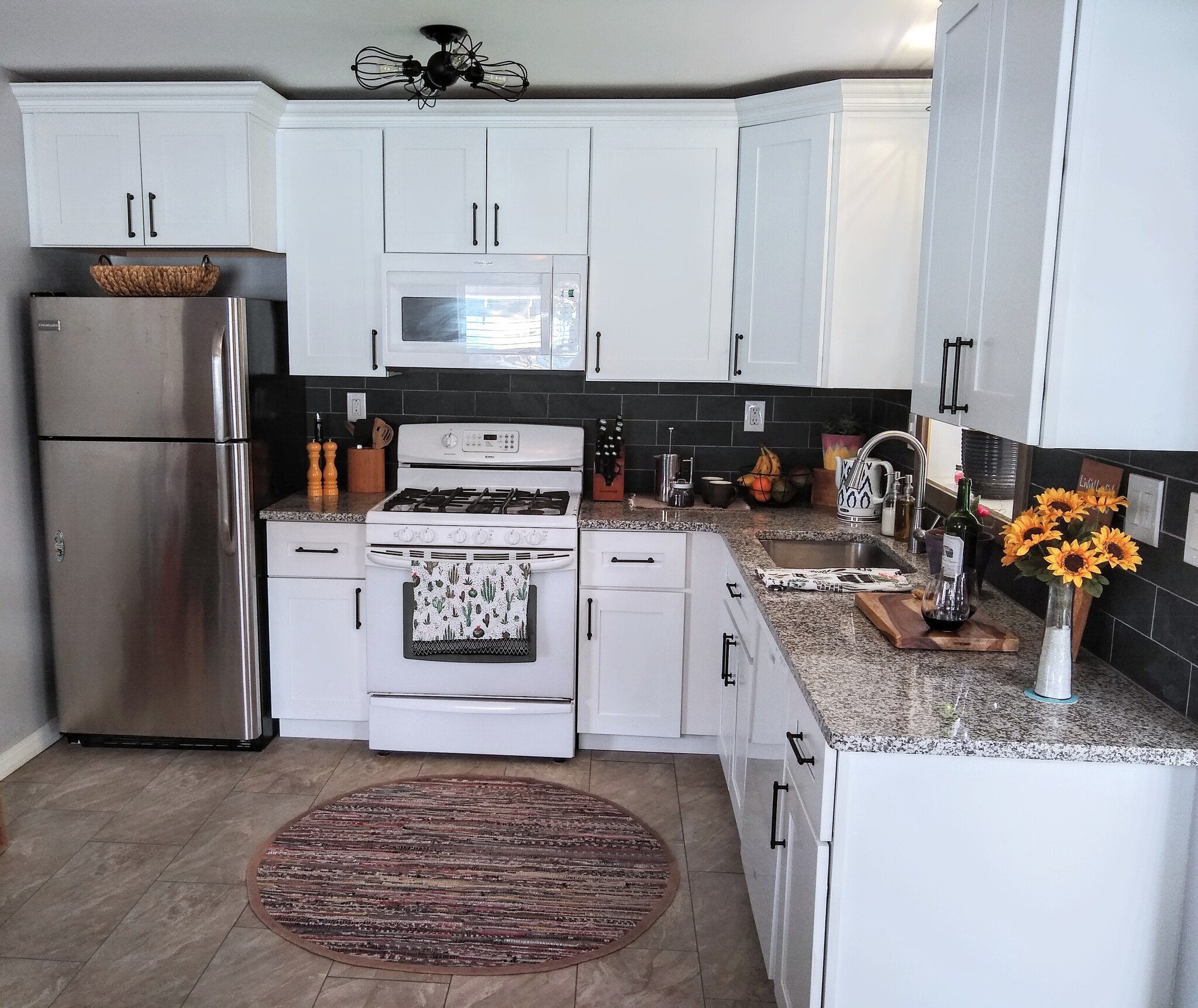 Kitchen - 2121 8th Ave N