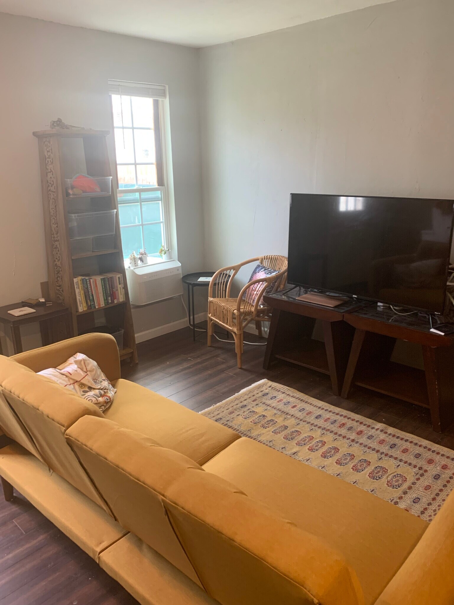 Building Photo - 220 Alamosa Ave