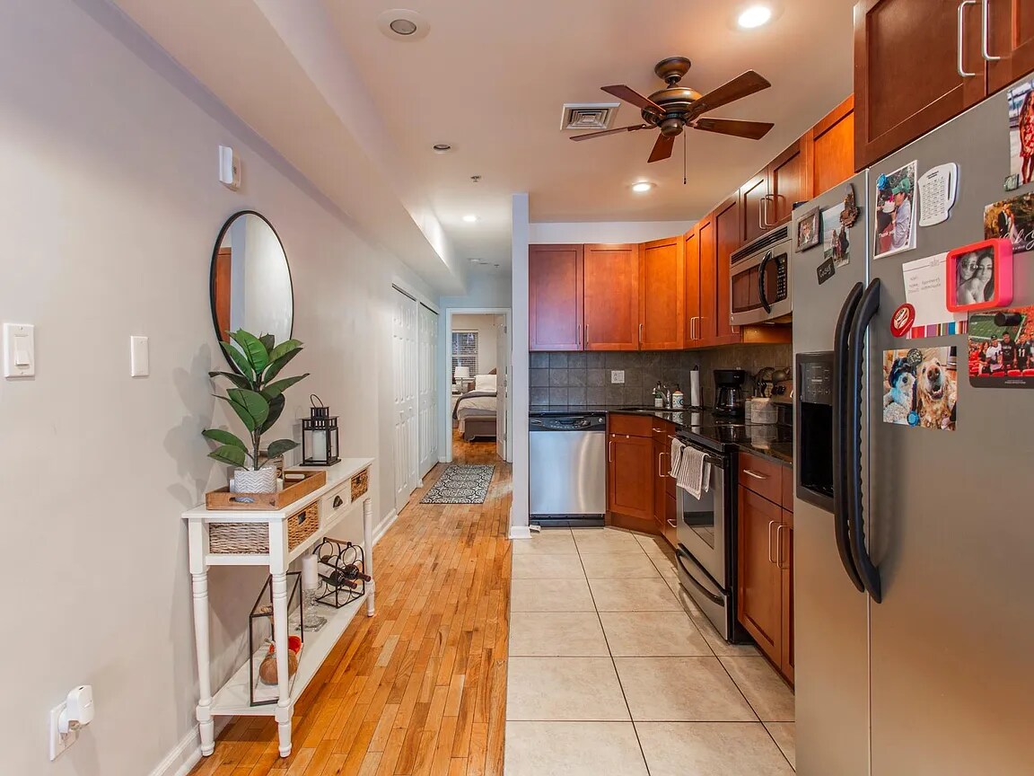 Building Photo - 218 Market St