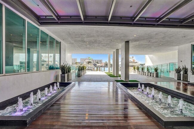 Building Photo - 400 Sunny Isles Blvd