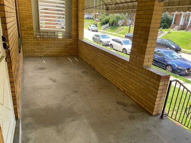 Building Photo - 62 N Bryant Ave