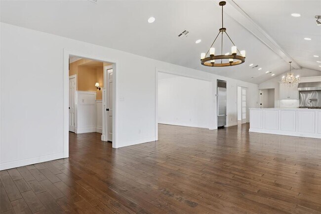 Building Photo - 1305 Kenilworth Rd
