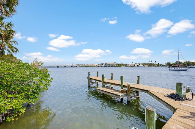 Building Photo - 11560 Dragon Point Dr