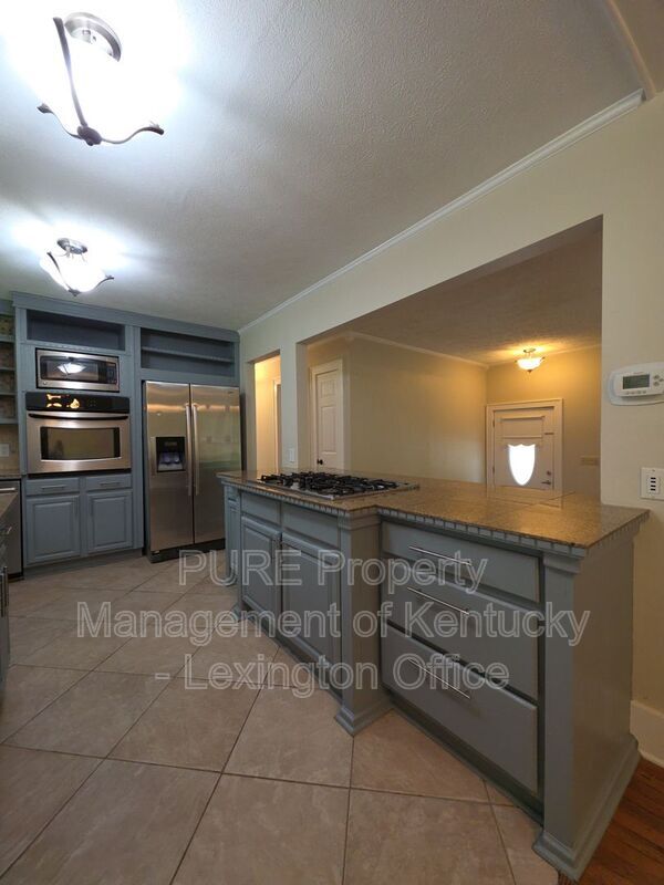 Building Photo - 1123 Gainesway Dr