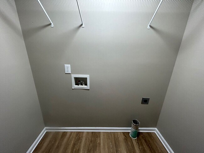 Building Photo - 25 Oak Lake Ct