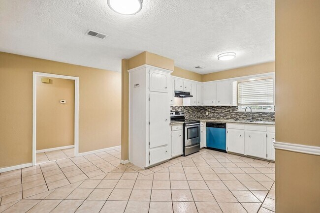 Building Photo - 4202 Townes Forest Rd
