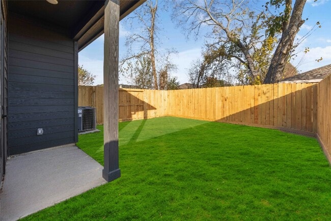 Building Photo - 4533 Larkspur St