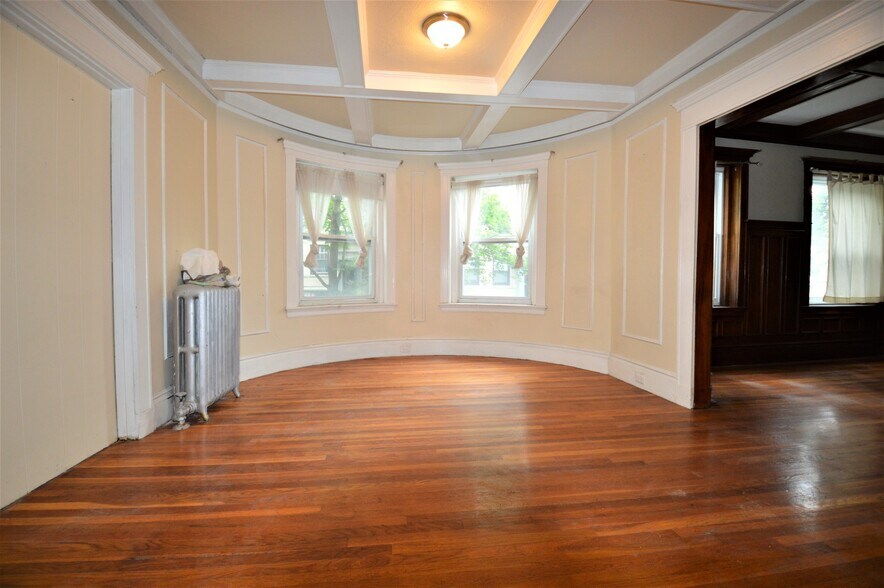 Building Photo - 141 Fuller St