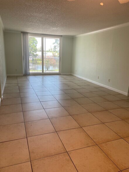 Building Photo - 2630 Coconut Bay Ln