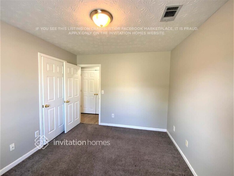 Building Photo - 5842 Sycamore Ridge Dr