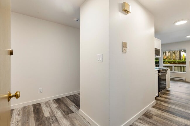 Interior Photo - Lakeview Place