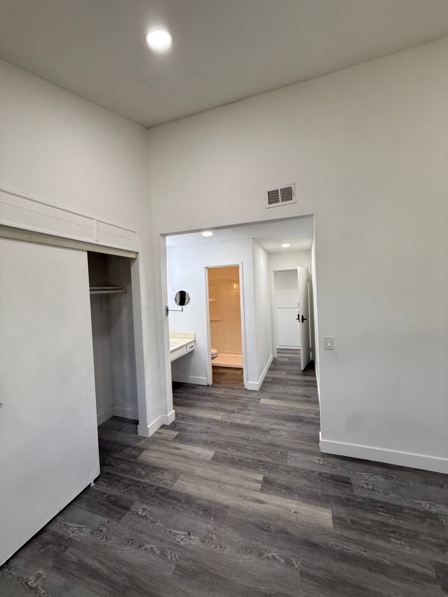 Building Photo - 5678 Surrey Ln