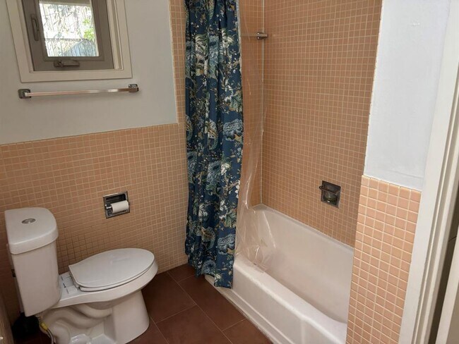 Building Photo - 1714 Summit View Pl