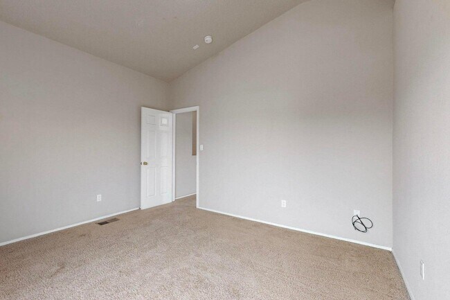 Building Photo - 9801 Basha St NW