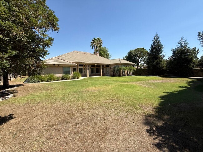 Building Photo - Stunning home in NW Bakersfield!