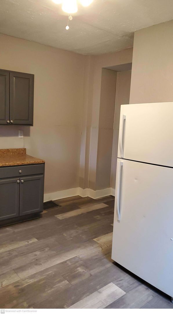 Building Photo - 624-626 S Smithville Rd