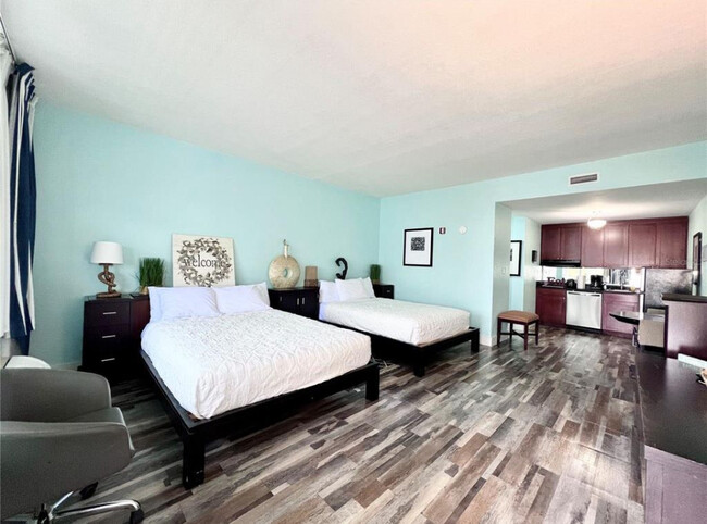 Building Photo - 611 Destiny Dr