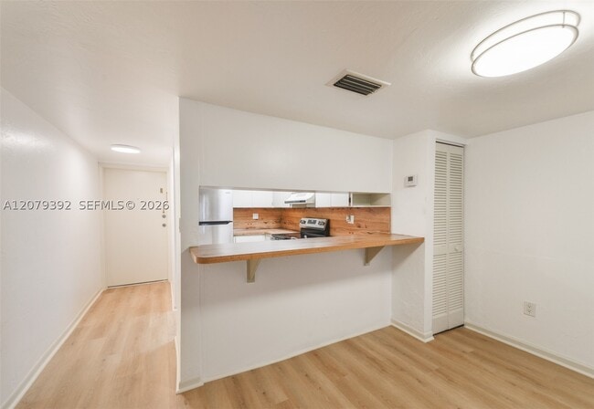 Building Photo - 7420 SW 59th St