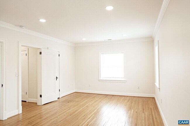 Building Photo - 675 Evergreen Ave