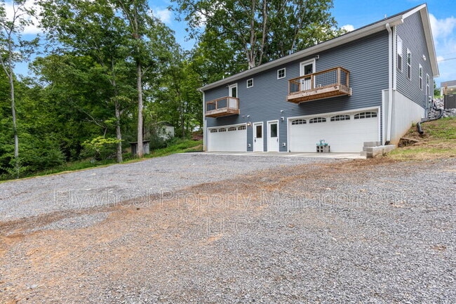 Building Photo - 2645a Bell St