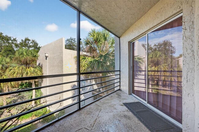 Building Photo - 3100 Riverside Dr