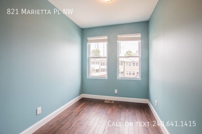 Building Photo - 821 Marietta Pl NW