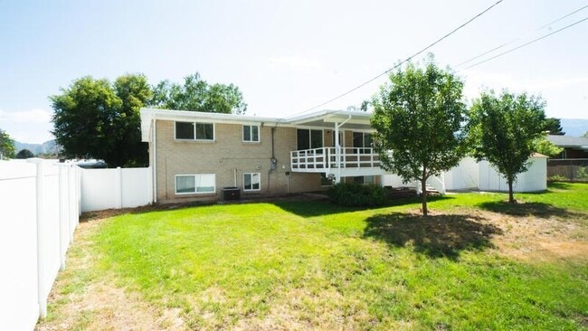 Building Photo - 5558 S Somerset Way