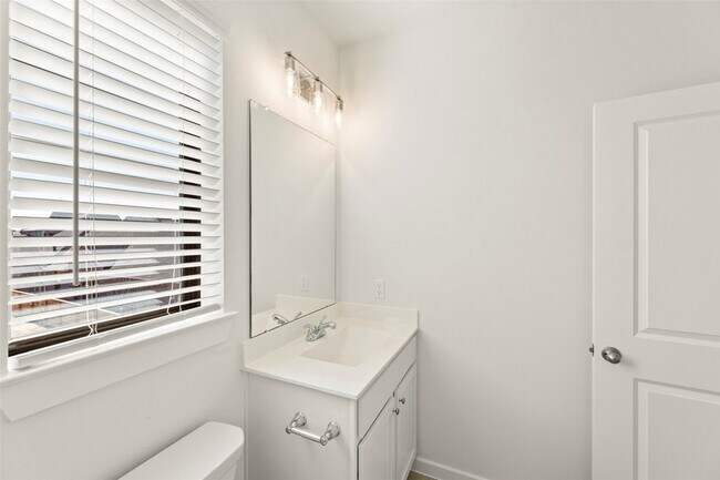 Building Photo - 3335 Verdant Ln