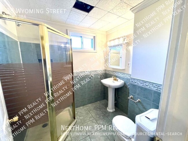 Building Photo - 38 Wyoming St