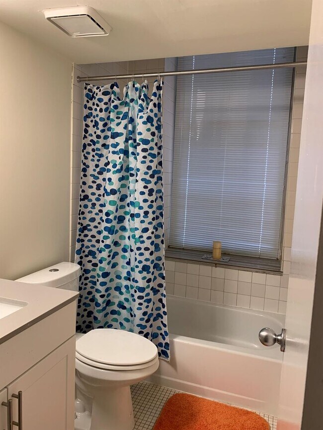 Building Photo - Welcome to Urban Elegance in the Heart of Historic Old City, Philadelphia