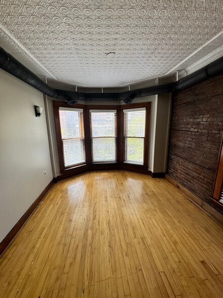 Building Photo - 319 Montgomery St