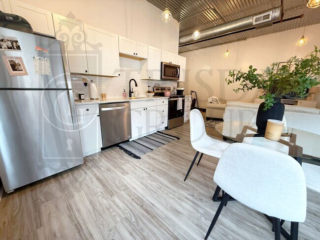 Building Photo - Avail July 15th! Stylish 1-Bedroom Apartment in Mt. Washington –2 Off Street Parking Spaces, AC, ...