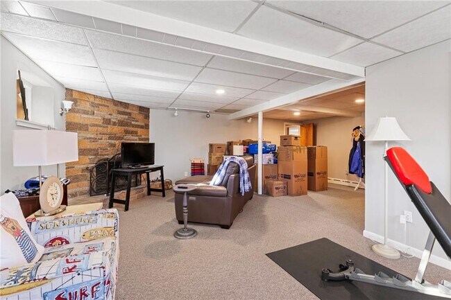 Building Photo - 132 Ruggles Ave