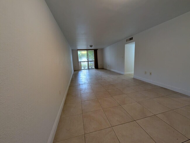 Building Photo - 1800 Sans Souci Blvd