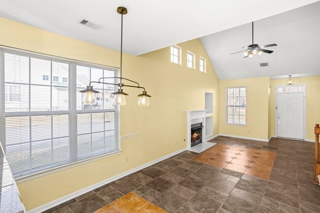 Building Photo - 27 Fawn Creek Pass