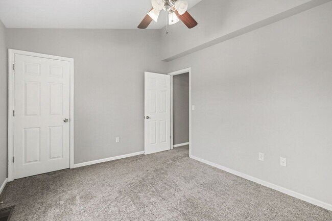 Building Photo - 2165 St Clair Ct