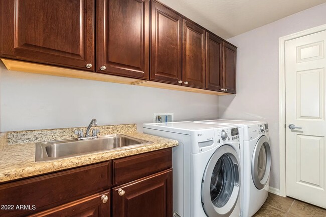 Laundry Room - 33550 N Dove Lakes Dr