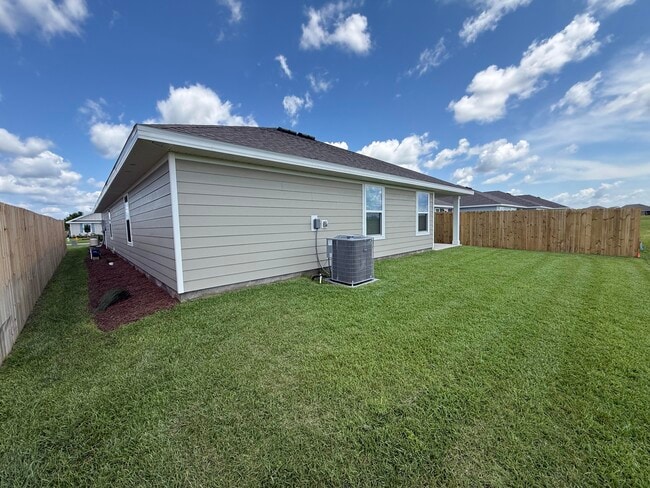 Building Photo - 225 Gray Owl Dr