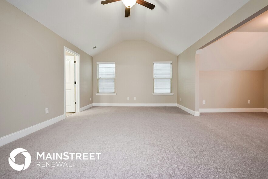 Building Photo - 4944 Longview Run