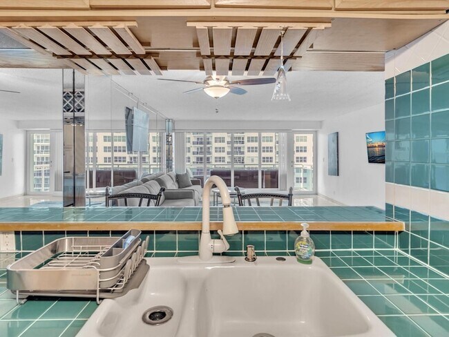 Building Photo - 3430 Galt Ocean Dr