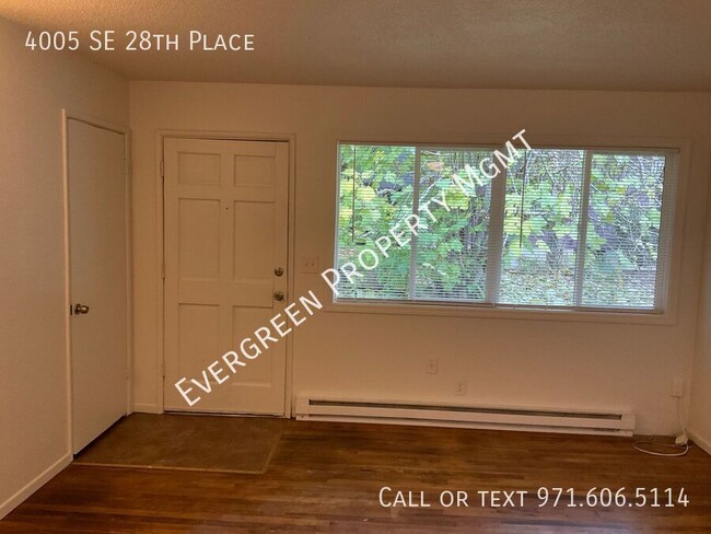 Building Photo - MOVE IN READY! $1,495 2BR/1BA With a Yard ...