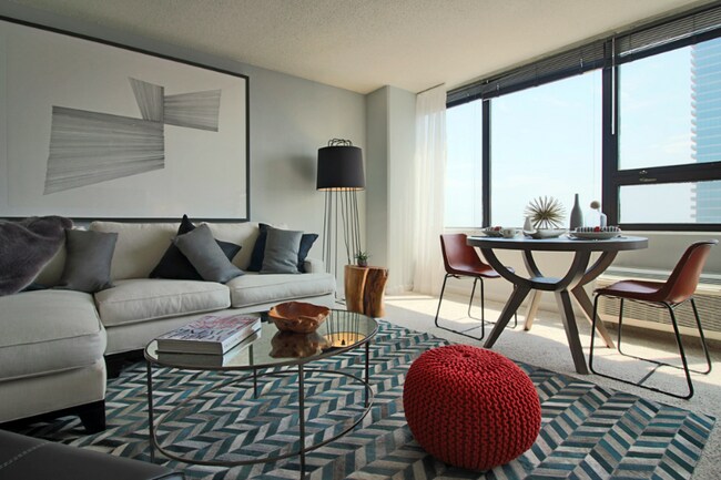 Building Photo - 1243 S Michigan Ave