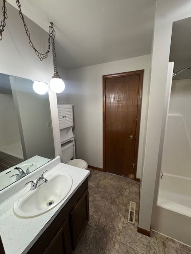 Building Photo - 6918 Decatur Rd