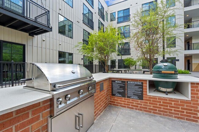 Building Photo - 4315 S Congress Ave