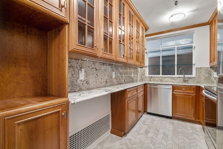 Primary Photo - 269 Beacon St