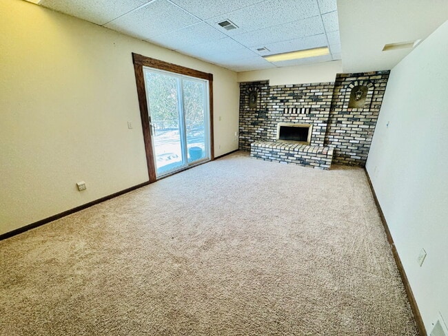 Building Photo - "Spacious 4-Bedroom Home in Blaine with 2 Full Baths and Nearly 2,000 Sq Ft of Comfort with 2 flo...
