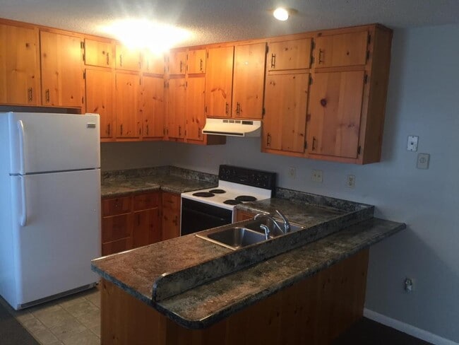 Building Photo - 82 Iron Mountain Dr