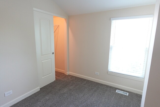 Building Photo - 116 Colonial Pkwy