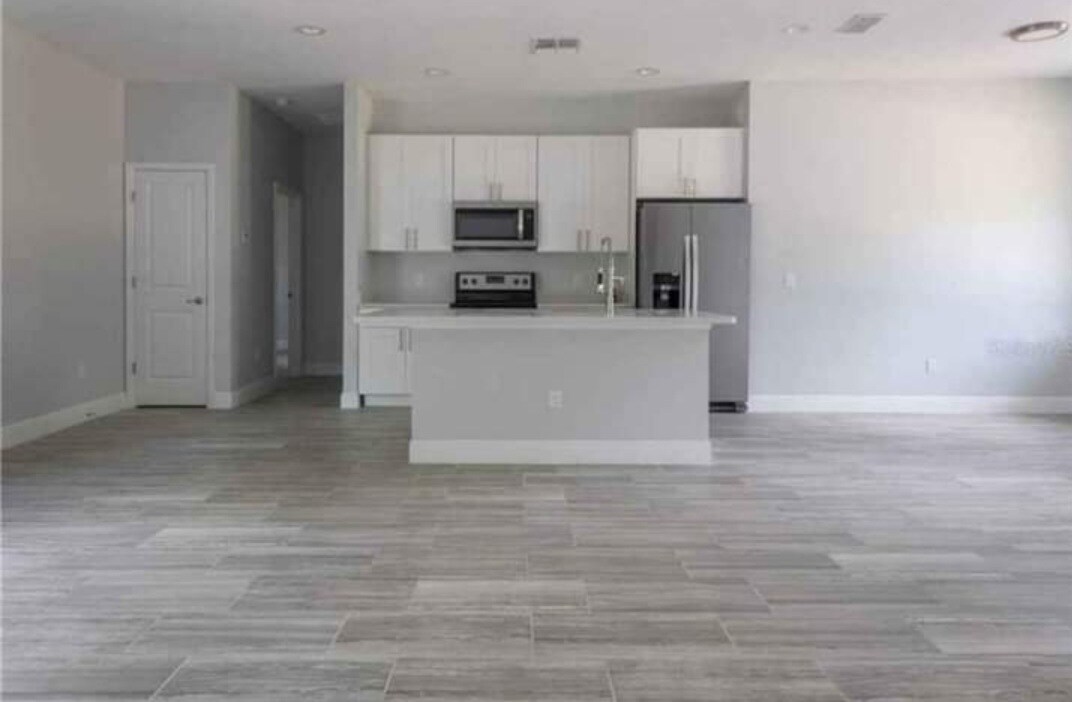 Building Photo - 1120 Dartford Dr